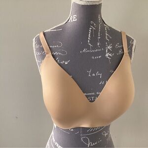 Knix WingWoman contour Bra Seamless in warm sand colour
(Size 6+)